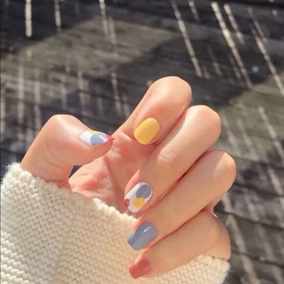 Press on nails short multicolored Red Blue Yellow White - Picture 1 of 7